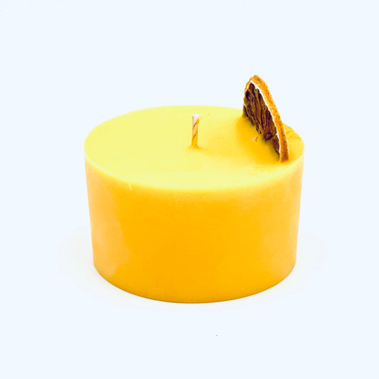 Soy wax candle with lemon and neroli scent