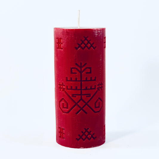 Свеча из соевого воска с латвийским узором "Дерево Аустрас", бордовый