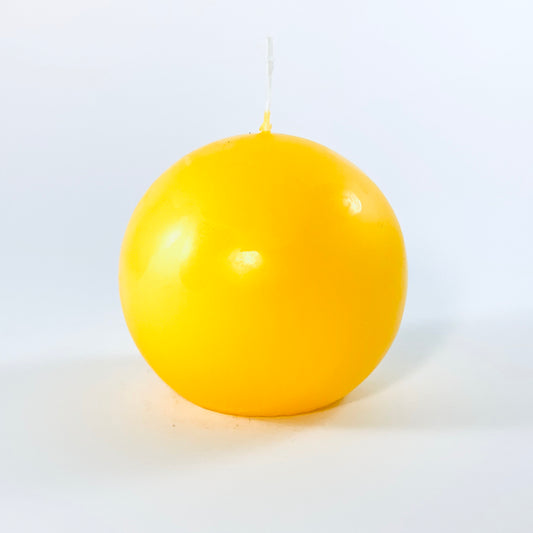 Pulverspiestā svece bumba, ⌀ 8 cm, dzeltena.