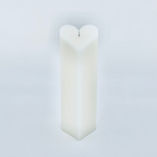 Dizaina svece “Sirds”, balta, 21x6,5x6