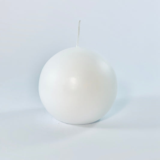 Pulverspiestā svece bumba, ⌀ 8 cm, balta