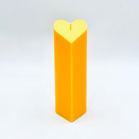 Dizaina svece “Sirds”, dzeltena, 21x6,5x6